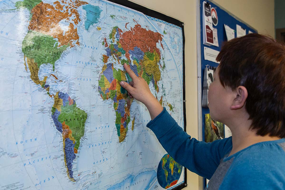 ppsc student looking at map 