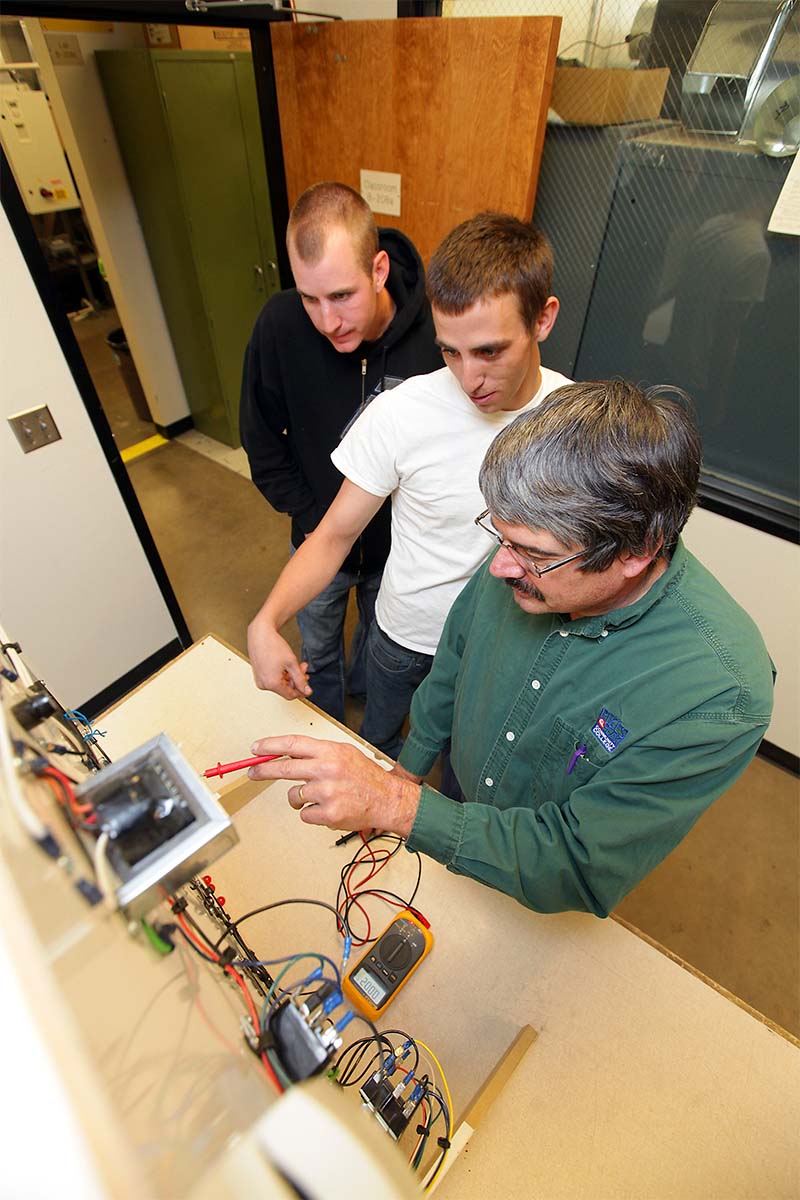 HVAC students and instructors