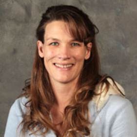 Julie Mannering Headshot