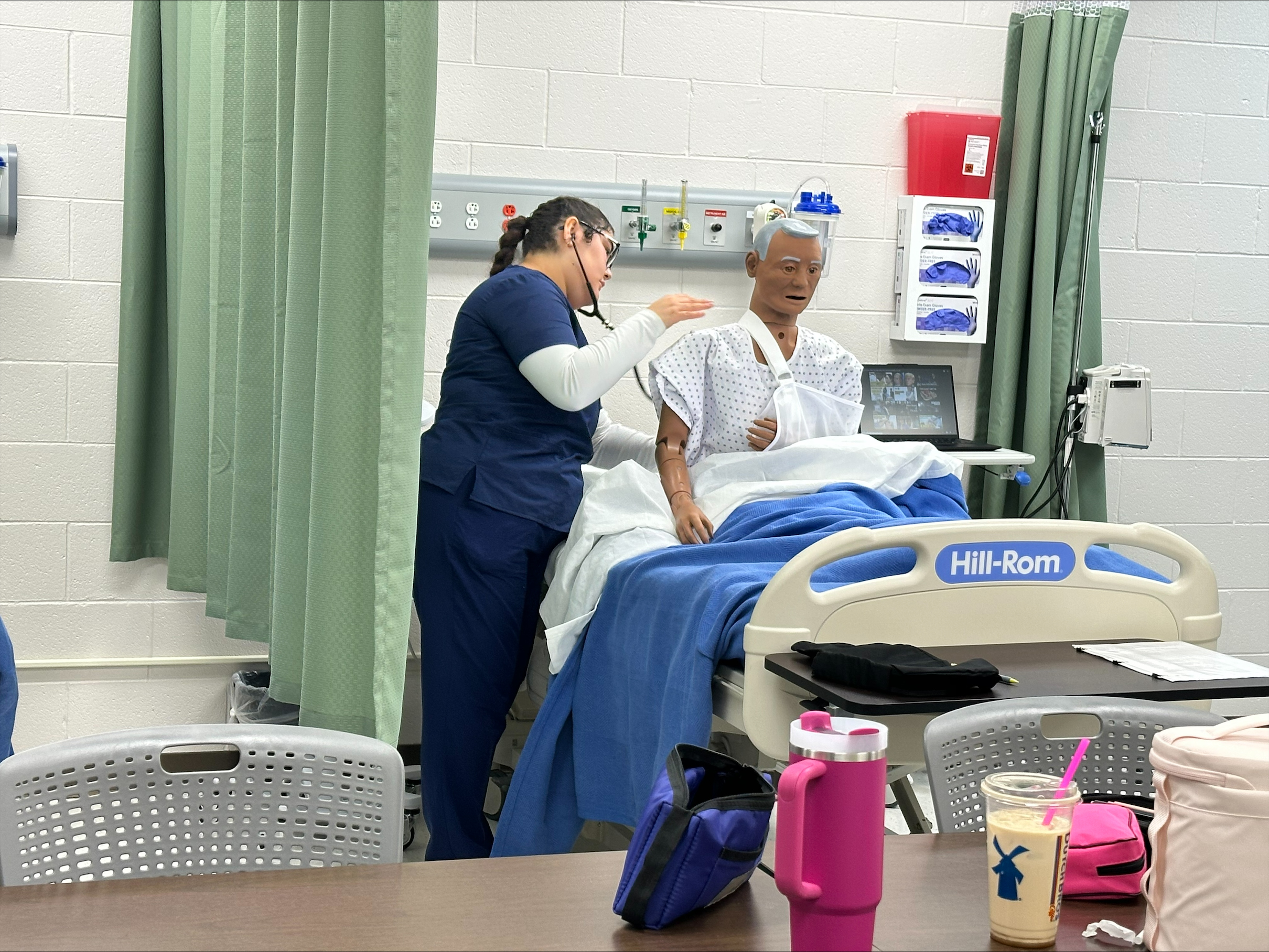 top rated nursing program badge